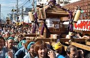 観衆を掻き分け。'10.11.07.