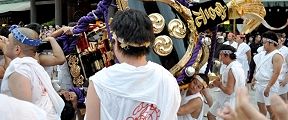 宮元の屋根受役。'10.10.31.