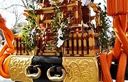 分厚い台座は3尺。'11.01.03.