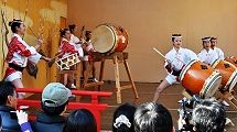 白梅太鼓は撥さばきも見事。'11.02.27.