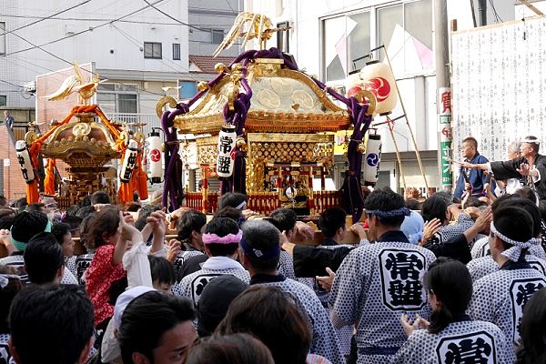 常磐と仲町が並んで渡御挨拶。'13.07.21.