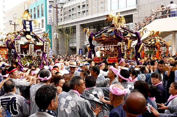 大型湘南神輿の三基連合。'13.09.29.