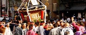 殿は相州藤澤神輿。'13.09.29.