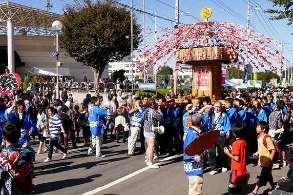 入間市体育協会の花傘万灯神輿。'13.10.27.