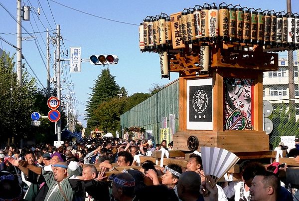 新宿掲げズバリ千鳥担ぎ。'13.10.27.