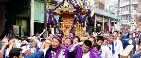 背高神輿の北神会。'13.11.04.
