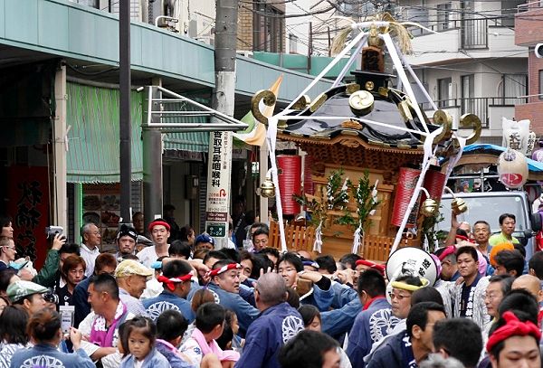 ドッコイ担ぎの伊勢睦。'13.11.04.