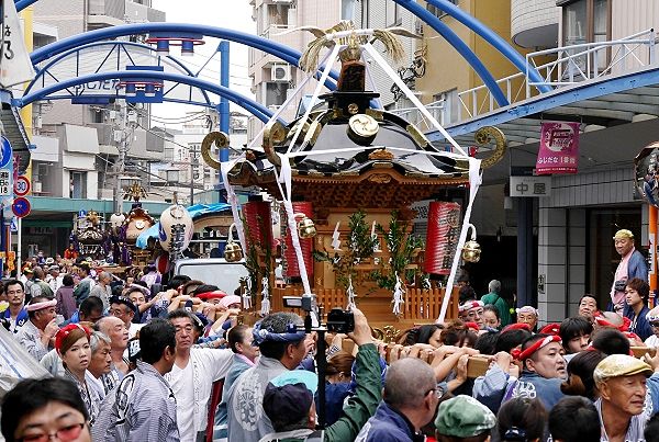 折り返しに入る伊勢睦。'13.11.04.