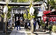 七福神の布袋尊詣で参拝者。'14.01.01.
