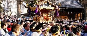境内での担ぎ棒争奪戦。'14.01.01.