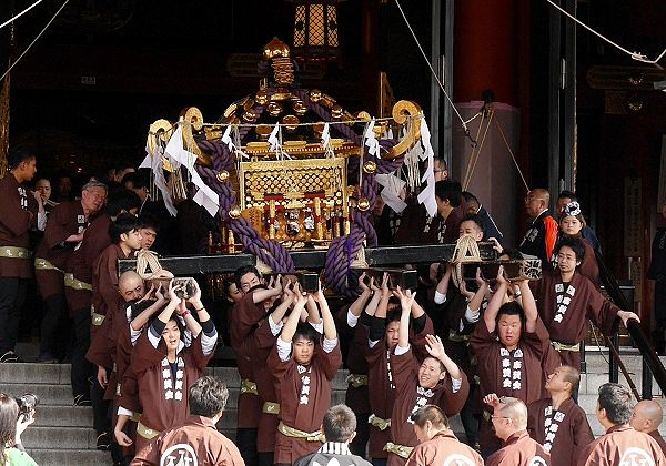 三之宮神輿の堂下げ。'14.03.18.