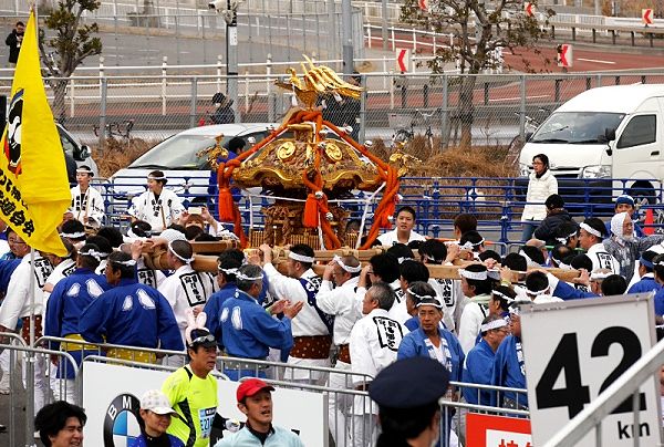 総彫刻神輿の新川越一神輿。'14.02.23.