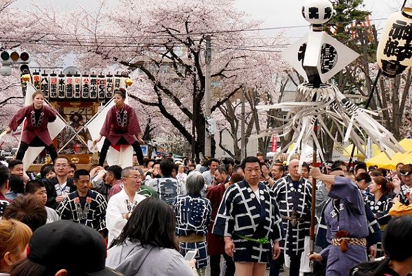 万灯神輿の相模神粋会。'14.04.06.