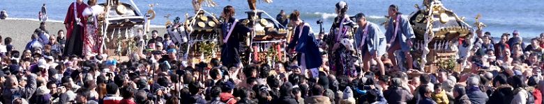 東浜に上がり神輿揉み。'15.01.18.