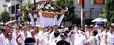 オレオレ!の掛け声の本町神輿。'15.07.26.