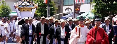 厳かに本町の祭列。'15.07.26.