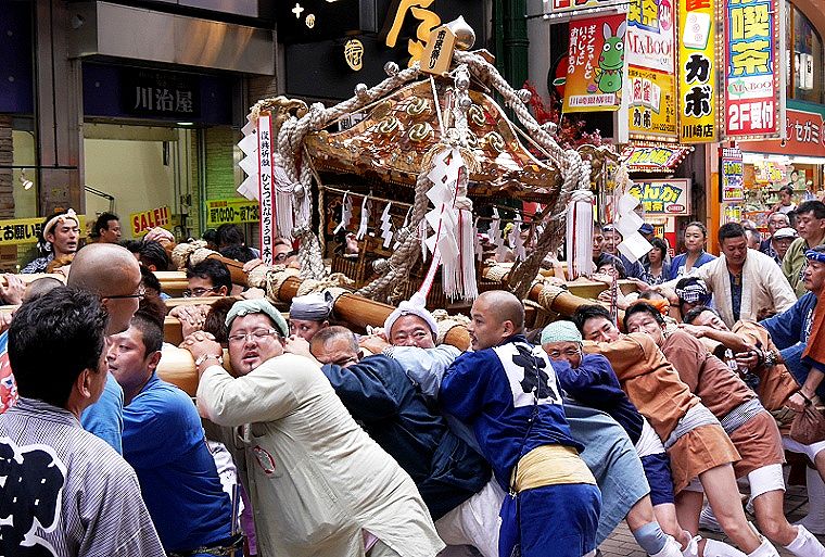 台町青年会の神輿揉み。'14.11.02.