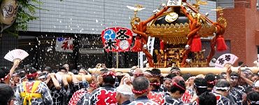 美形の冬木町会神輿。'14.08.17.