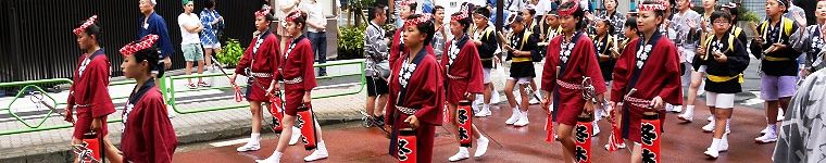 中央区新川2丁目の明正小学校前。'14.08.17.