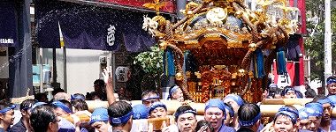 子供神輿が先導の駒札「晴海」'15.08.01.