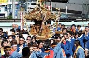 大鳥神社鳥居下。'11.09.11.