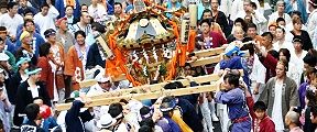 横棒反動で飛び上がる。'11.11.06.
