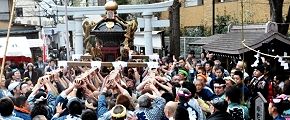 元宿神社本殿前での差し上げご挨拶。'12.01.01.