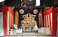元宿神社の本殿。'12.01.01.