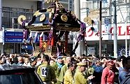 駅前入らずショッピング街へ。'12.03.11.