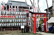 祭り提灯が境内を飾る。'12.03.11.