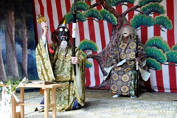 翁二人舞の里神楽。'12.03.25.
