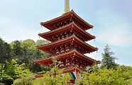 昭和55年建造の五重塔。'12.04.29.