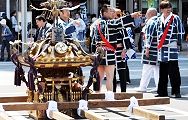 駐機は直置き。'12.05.27.