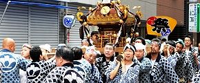 ビジネス街に響く掛け声。'12.08.18.