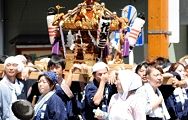 フライパン叩く花吹町三。'12.08.19.