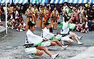 練習重ねた阿波踊りご披露。'12.11.11.