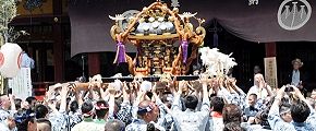 差し上げでご挨拶の花川戸二。'12.05.19.