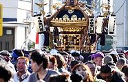 いろは通りを巡行。'13.01.01.