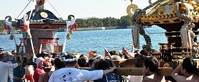京浜連合と競り合う野庭睦。`13.02.24.