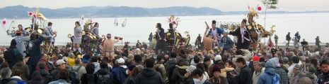 浜で揉みにもんだ四基にやっと木が入る。08.01.20.