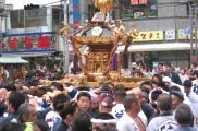 大振りの大鳥の宮元神輿。07.09.23.