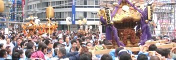 富士見神輿も神輿もみの渦の中へ。07.09.23.