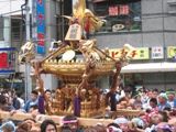 大振り大鳥が特徴の親睦神輿。07.09.23.