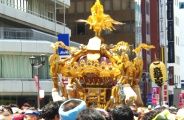 昭和33年建造の日本橋連合神輿。08.06.15.
