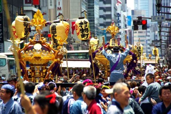 お江戸の中心銀座での山王祭の下町連合御渡。08.06.15.