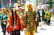下町連合御渡が中央通の京橋から始まる。08.06.15.