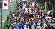 出立つしていく後発の神輿。09.02.11.