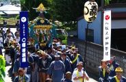 八坂大神幟掲げる五部会。09.07.26.