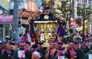 石橋は提灯取り付けお神酒所へ。09.07.26.