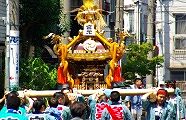 宮神輿の渡御前の肩慣らしです。09.08.15.